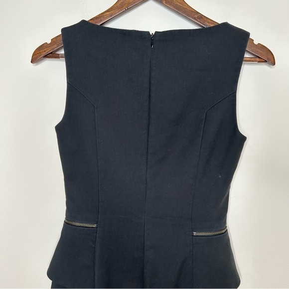 Cue Sleek Twill Knit Peplum Dress V Neck with Zipper Details Black Size 4 - Picture 5 of 12